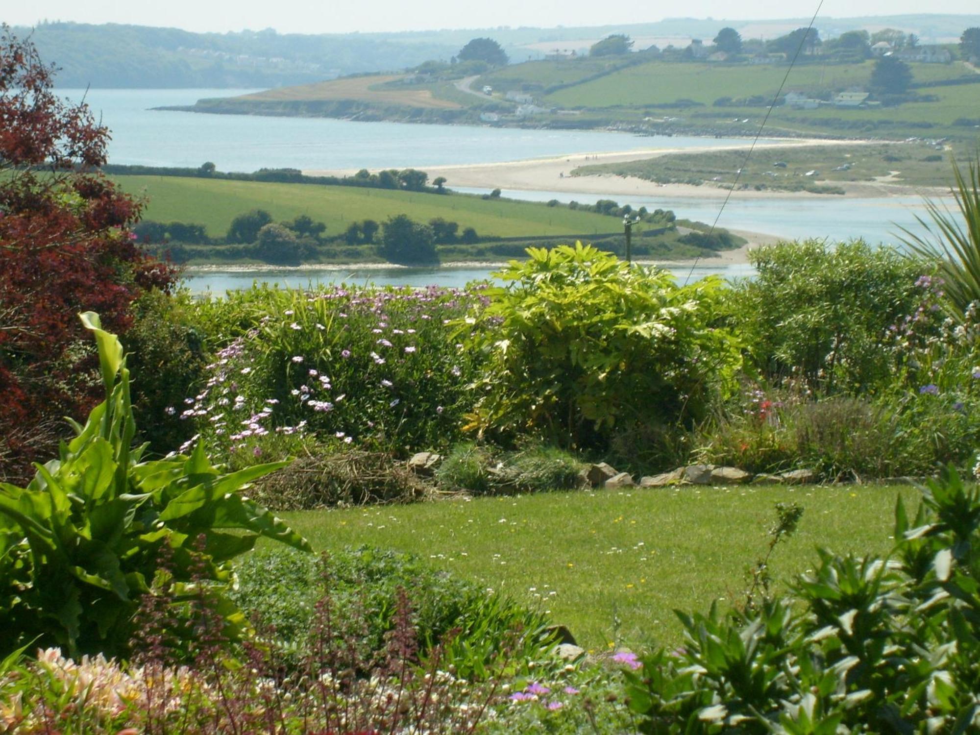 Seafield Farmhouse Kilbrittain Екстериор снимка
